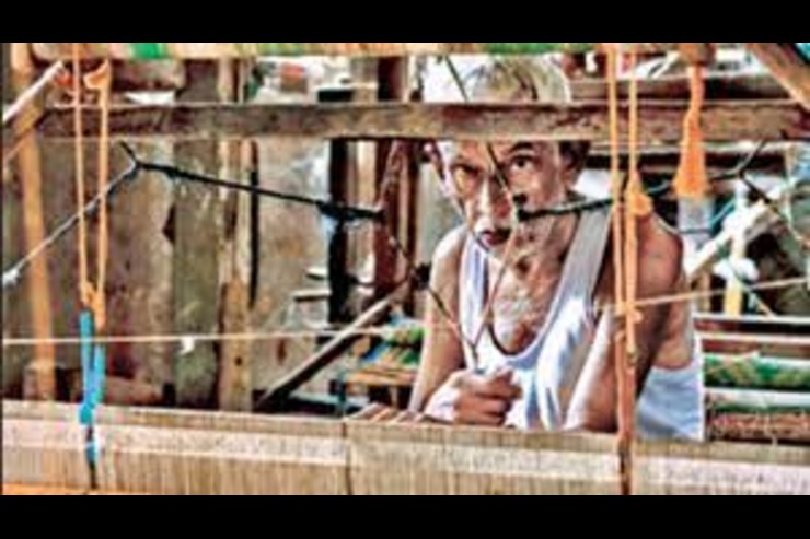Weavers demand GST withdrawal