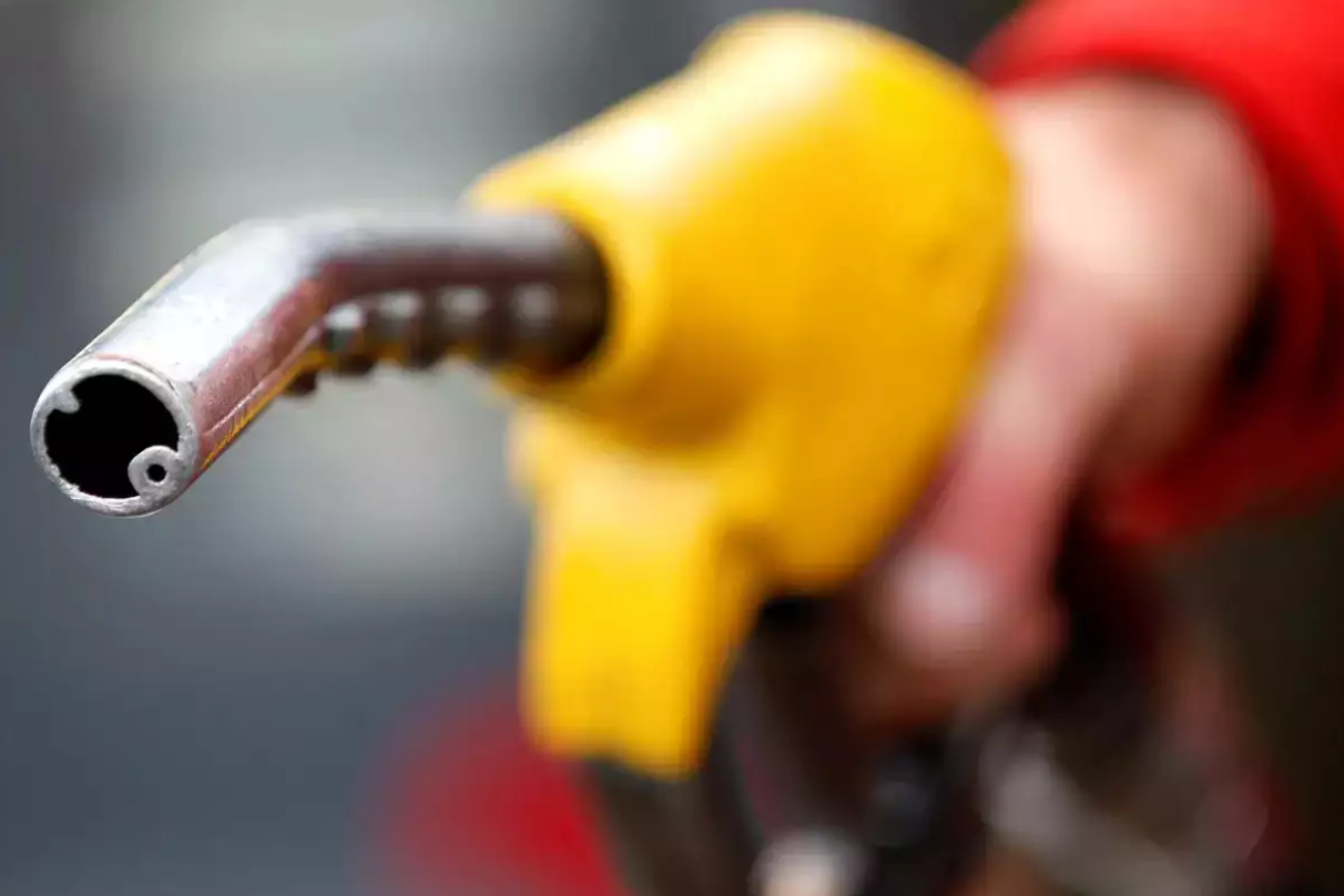 Finance Ministry rethinks windfall tax; Oil Ministry for natural gas under GST