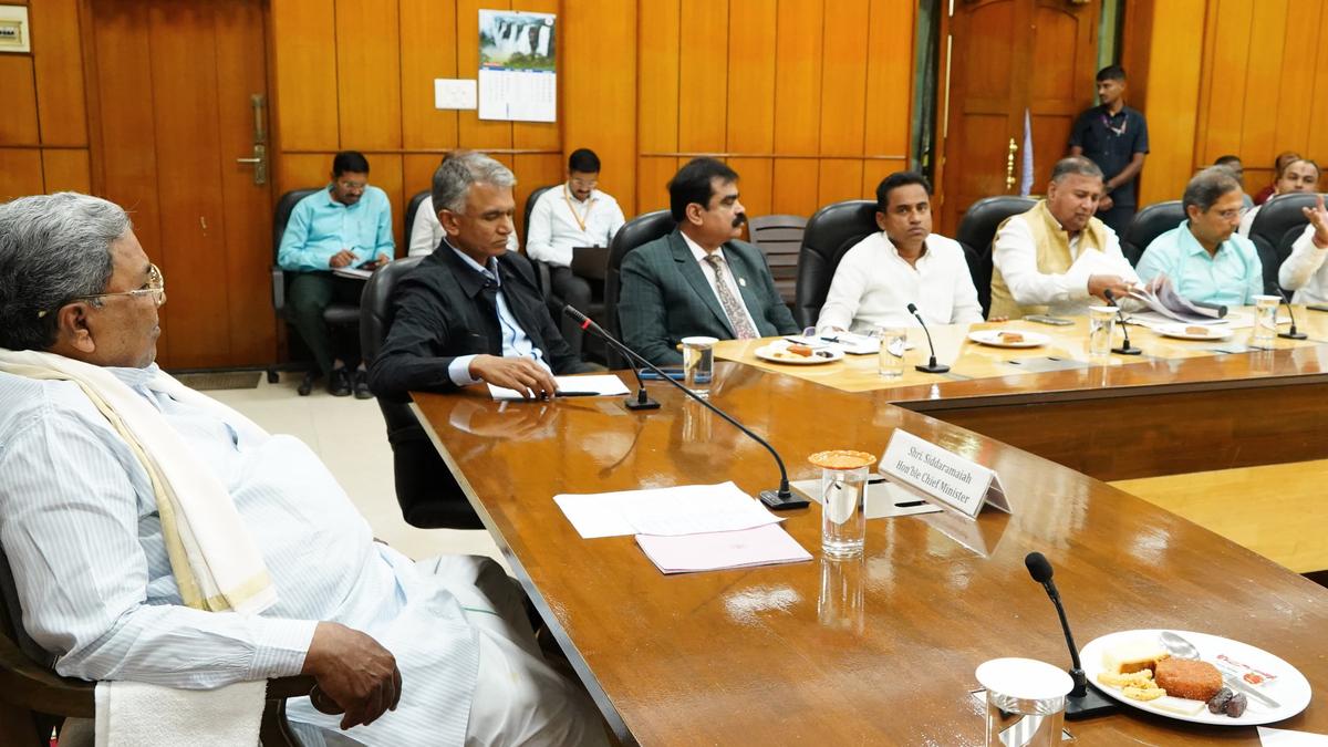 Compulsorily register businesses under GST, Karnataka Chief Minister tells traders