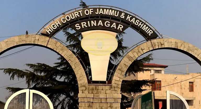 HC puts on hold over` 16000 Cr GST notice to J&K Bank
