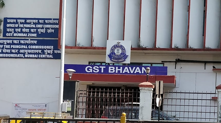 Bombay HC Slams ‘High-handed’ GST Action, Strikes Down Bank Account Freeze, Officer Fined Rs.25,000