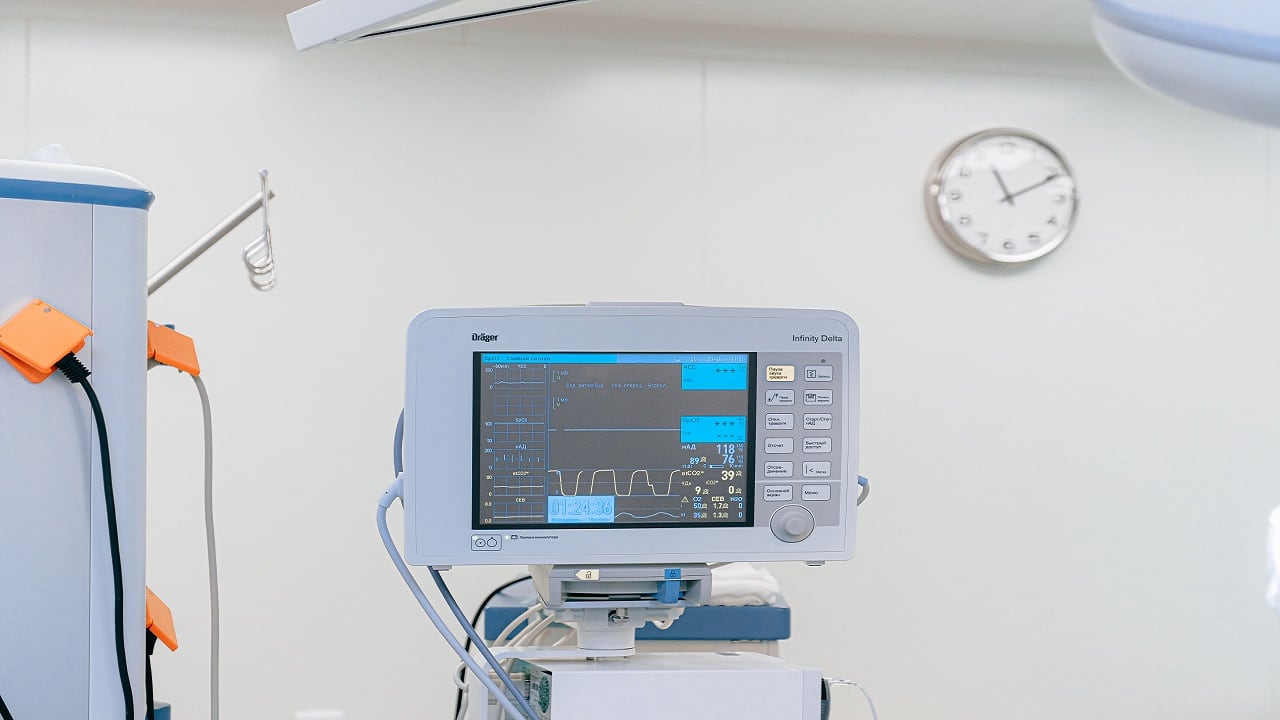 Medical device makers warn of crisis, seek quick GST refunds, control on freight charges