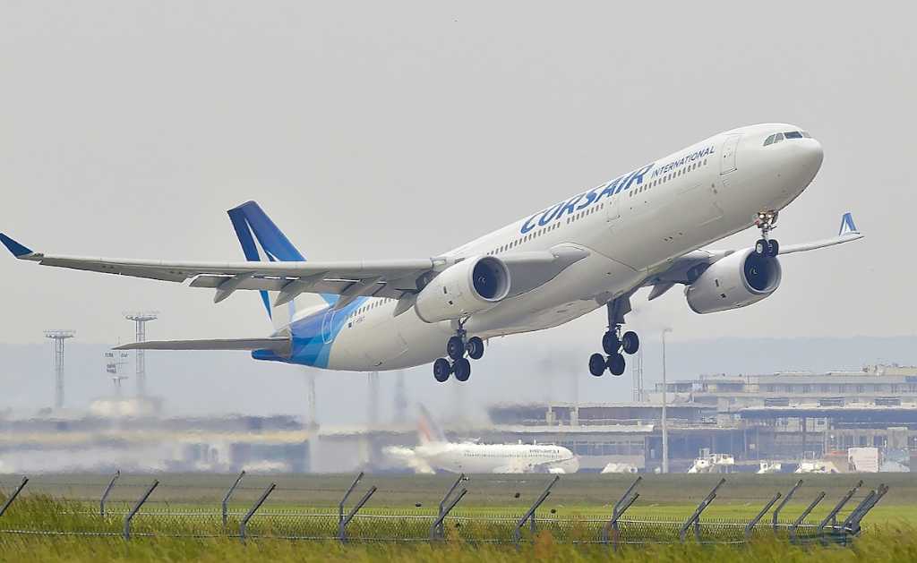 Centre Considers Hike In GST On Business And Premium Air Travel: Report