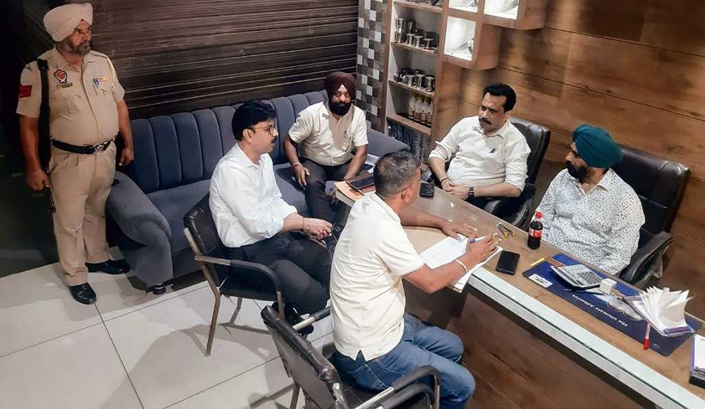 Tax Commissioner conducts surprise inspection