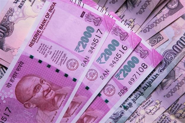 BIG News: RBI to withdraw Rs 2,000 notes from circulation, will continue as legal tender
