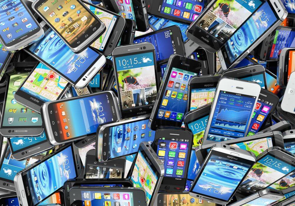 IT Ministry to meet mobile phone makers, seek Budget inputs