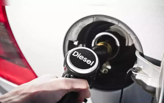Auto stocks fall as Nitin Gadkari says ‘additional 10% GST pollution tax for diesel vehicles’