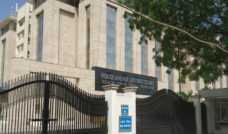 Delhi HC Transfers Judge Over Bail Bribe Allegations; Court Staff Booked